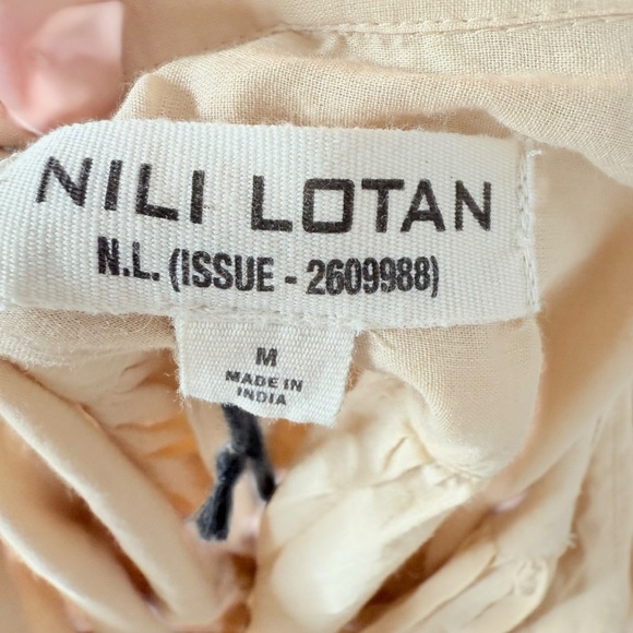 Nili Lotan Beige Pleated Cap Sleeve Normandy Blouse size M NWT - Picture 5 of 9